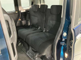 当店ではauも取り扱っております。お車と一緒にau携帯の機種変更も可能です♪また、自動車保険も取り扱っております。車の支払いと自動車保険の支払いをまとめてお支払い可能なプランもあります♪