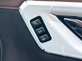 【メモリー機能付きパワーシート】ドライバーごとに設定したシート位置を記憶して、ボタン一つで切り替えできる便利な機能!運転する方が複数名いらっしゃるご家庭におすすめです♪