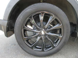 タイヤサイズは、195/60R17です。