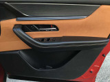 助手席のパワーウィンドウスイッチとトリムデザインです。