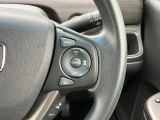 スイッチ操作で一定速度に走行を制御。加速、減速の少ない高速道路などでの運転をより快適にするクルーズコントロールを装備。
