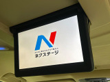 【フリップダウンモニター】大画面モニターで後席でもエンタメをお楽しみいただけます。小さなお子様にも大人気の装備です♪