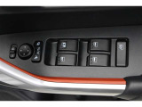 スイッチ一つで窓を開け閉めできるパワーウィンドウスイッチです。