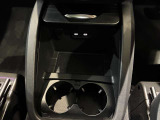 車両は屋内展示しておりますので天候に関係なくごゆっくりコンディションご確認頂けます。車両を倉庫へ保管している場合が御座いますのでご来店前に在庫確認頂けると幸いです。TEL072-784-8800