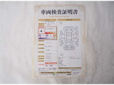 【車両検査証明書】トヨタ認定検査員が検査を実施。どなたでもわかりやすいように総合評価は10段階、内装・外装は5段階で点数表示。外装のキズの程度と場所が一目でわかるように車両展開図で記載してます。