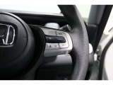 Hondaセンシングの機能のひとつ、アダプティブクルーズコントロール付!アクセルから足を離しても設定したスピードと前車との車間を保ち走行してくれます!車線維持もアシスト☆高速道路で疲労軽減ですね☆