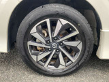 純正のアルミホイールです!お車に合ったデザインのホイールになっています!