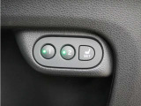 運転席はメモリー機能付きで運転者に合わせたシートポジションを保存可能です。