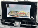 バックガイドモニターで、後方を確認しながら安心して駐車することができます。運転初心者も熟練者も必須の機能ですよ!