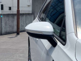 内外装のリフレッシュ:&rdquo;Das WeltAuto&rdquo;独自の項目チェックリストに基づき、入念に車両チェックとクリーニングを実施。美しく高品質な車をご提供します。
