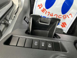 清潔な中古車展示場で皆様のご来店をお待ちしています。