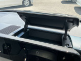 運転席側メーター上にも何かと便利な小物入れがいっぱい付いていて便利◎♪♪