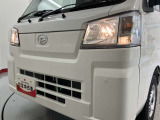 ダイハツディーラーでは「ダイハツ認定U-CAR」という基準を設け、車選びに詳しくないお客様でも「安心して選べる」をご提供しています。