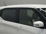 プラスチックバイザーがない分デザインもすっきり★洗車の時の窓拭きもラクラクです!