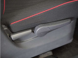 ◆シートハイトアジャスター◆運転席を上下に高さ調節ができます!運転ポジションを体格に合わせてシート調整できます。