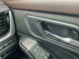 運転席・パーソナルドライビングポジションメモリーシステムも付いておりますので、一度ポジションを設定するだけで大丈夫です。