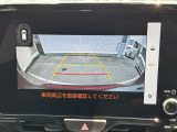 カラービジョンとガイド線で見やすいバックモニター。ドライバーをサポートします