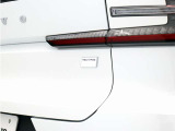 【Recharge Single Motor】高度な環境性能のもと満喫させる、上質なドライビングプレジャー。改良された後輪駆動のピュア・エレクトリック パワートレーン。