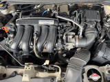 チェーン駆動の、4気筒DOHCエンジンです。