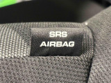 車両側方からの衝撃を緩和するSRSサイドエアバッグ(運転席/助手席)に加えて,SRSカーテンシールドエアバックも標準装備
