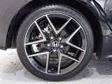 アルミホイールは安心のホンダ純正!車のデザインにもマッチしています。