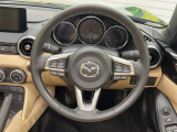 【純正革巻きステアリング】上質な革を使用することで、手にしっかり馴染みとても運転しやすいハンドルです♪