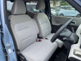 適度なホールド感と快適な座り心地の運転席シートまわり!