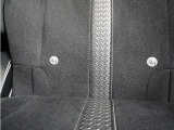 ◆ISOFIX◆シートベルトいらずでチャイルドシートと固定金具を連結するだけでガッチリ固定できます。