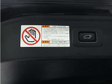 パワーバックドア装備!リヤゲートのスイッチを押すだけでバックドアが閉まります!運転席周りからも開閉の操作ができます♪
