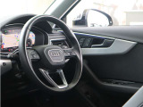 内装はシンプルに使い勝手を考え作られています。お車を運転する感覚をダイレクトに体感して頂けます。室内も広くロングドライブにも快適にお過ごしいただけます。