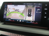 車両の頭脳といっても過言ではない『iDrive・システム』。オーディオ・ハンズフリー・ナビゲーションはもちろん、車両状況・操作説明まで確認する事ができます。
