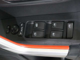 運転席のスイッチ類です。