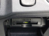 ETC車載器は、ビルトインタイプですっきり収納され、見た目も使い勝手も満足のアイテムです。