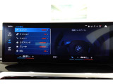 クルマの頭脳ともいえる、管理システム、iDrive。ナビだけではなく、オーディオ操作や車両情報の表示などをコントロールできます。便利さと安全性の向上にも繋がっています。
