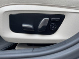 【メモリー機能付きパワーシート】運転手が代わってもボタン一つで設定ポジションに。常にご自身のドライブ設定が整います。