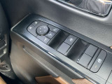 運転席オートが付いたパワ-ウインドスイッチです。
