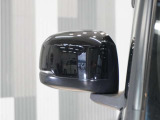 ◆ドアミラーウインカー◆ドアミラーにウインカーを装備しています。対向車に自身の進行方向を合図し安全に運転できます。