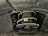 気になる中古車の足回りと下廻り。もちろん、納車時には整備スタッフによる点検を実施致しますので安心してご購入いただけます。