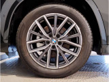 アウトバーンでの走行を見据えたBMWのブレーキシステムはもしもの時にもいち早くマシンを停止してくれます。