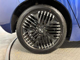 タイヤサイズは215/50R17です☆