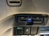 【ETC車載器】高速道路の料金所を、止まらずスムーズに通過。小銭を用意する手間も、窓を開けるわずらわしさもありません。遠出をグッと身近にしてくれる快適ドライブの必須アイテムです。