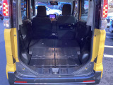 シートを倒すと広々した荷物室が!