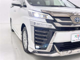 フォグランプ装着車です。暗い夜道の車両前方を明るく照らします