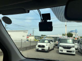現在の車社会に必須なドライブレコーダーは装着済みです。