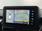 パノラミックビューモニターシステムが付いているので車の上から見た映像が確認できますよ。 一目で車両周辺の情報を確認できますが、直接安全をご確認下さい。