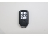 スマートキーはカバンの中やポケットに携帯するだけでドアロックの開閉・エンジンスタートが可能です!
