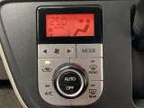 オートエアコンで細かい温度調節ができます。車内をいつでも快適空間にしてくれます。