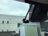 今話題のドライブレコーダーも付いています。