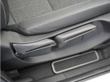 ◆シートハイトアジャスター◆運転席を上下に高さ調節ができます!運転ポジションを体格に合わせてシート調整できます。
