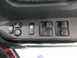 運転席ドアまわりの様子です。